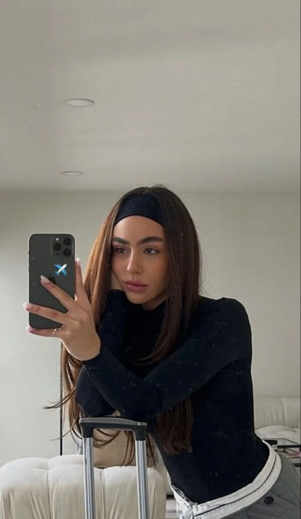 La China Suárez adoptó uno de los accesorios que marcó tendencia en los años 80