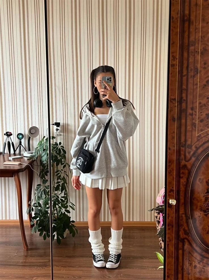 Guía de estilo: cómo llevar la Acubi Aesthetic, que enamora a la generación Z