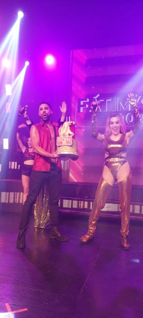 Fátima Flórez celebró sus 43 años en el teatro a las 12 de la noche. Foto RS Fotos.