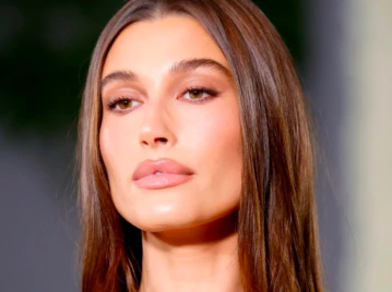 Hailey Bieber estrena el color de pelo más trendy del 2024