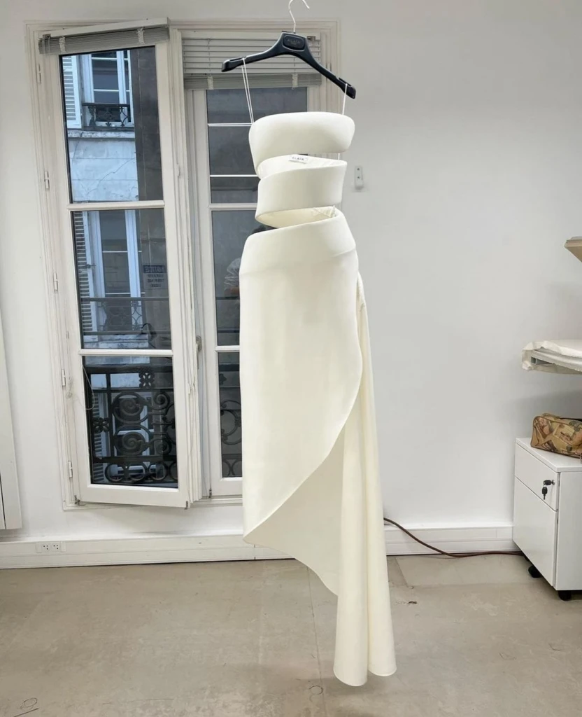 El look futurista de Zendaya para la premiere de Dune 2: llevó un diseño de Alaïa