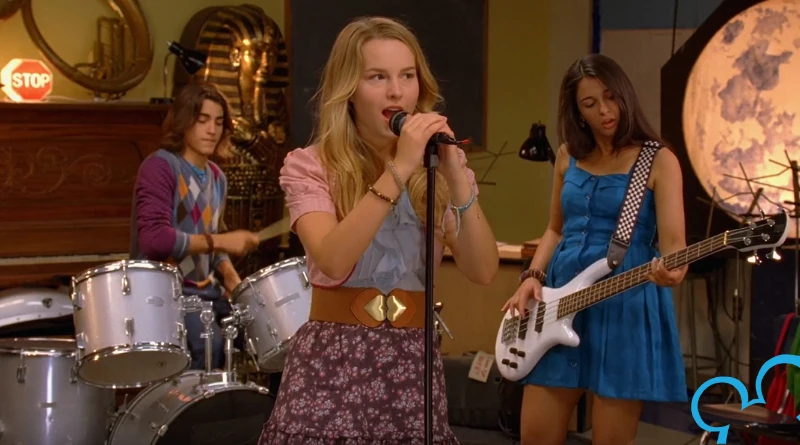 De chica Disney a CEO espacial: La increíble historia de Bridgit Mendler