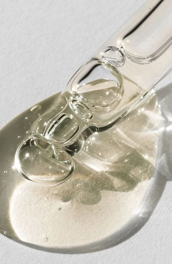 Cómo utilizar el retinol para mantener la piel radiante y joven