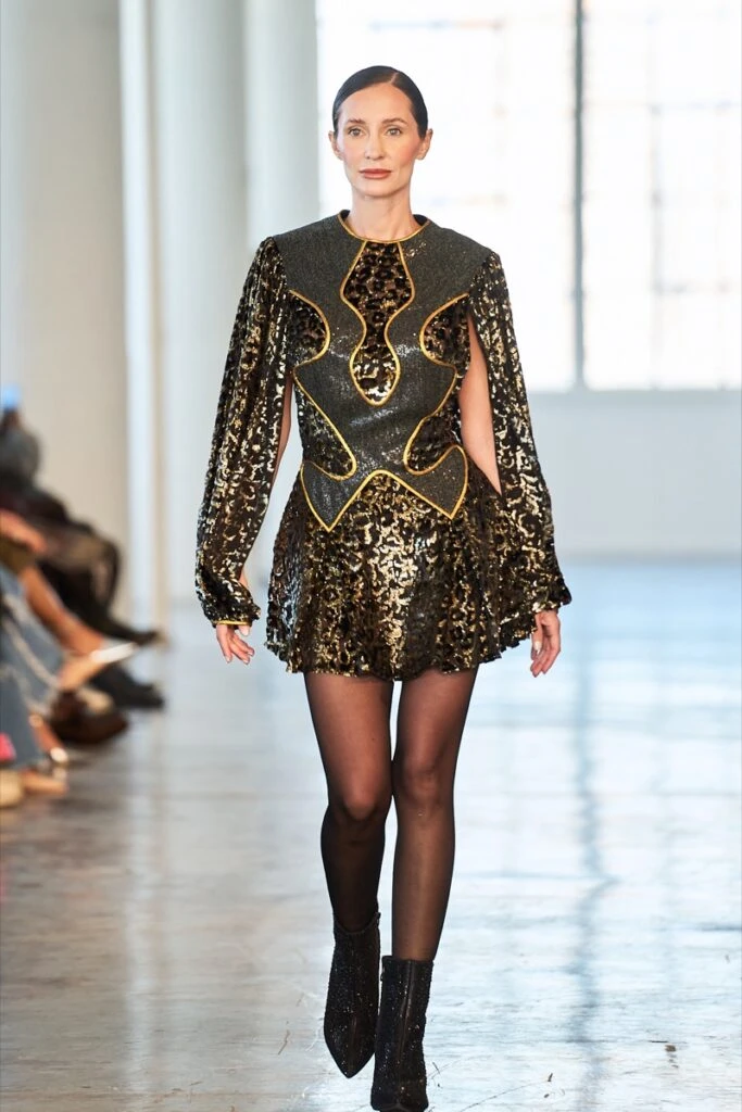 Carolina Haldemann desfilando para Custo Barcelona. Foto: Cristian Paez