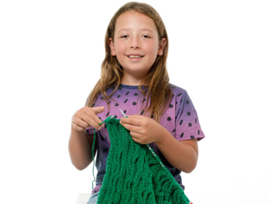 La historia de Juani, el niño que se viralizó en las redes por su habilidad para tejer y llamó la atención de Natalia Oreiro, María Becerra y Zaira Nara