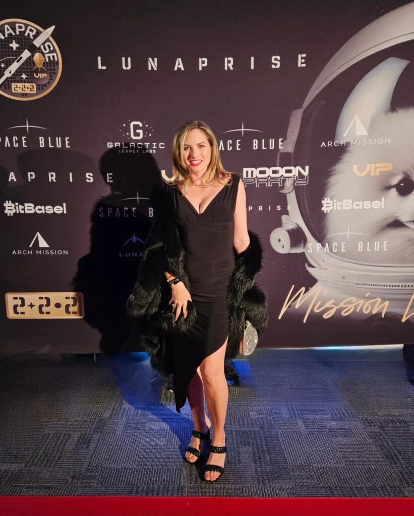 luli sulichin la artista argentina que expone su obra en la luna