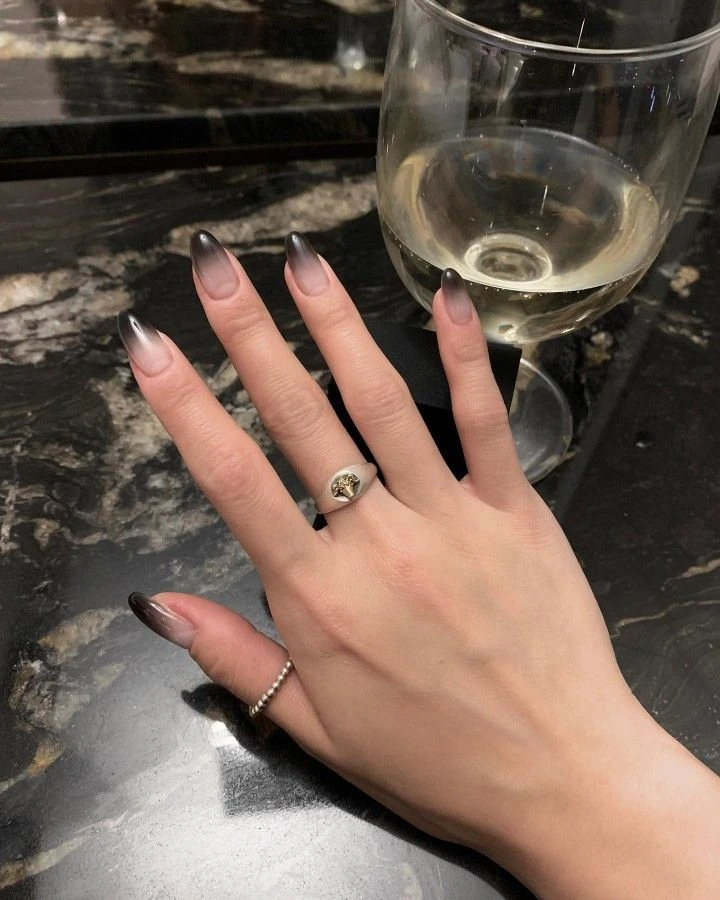 La manicura baby boomer llegó para destronar a la francesita