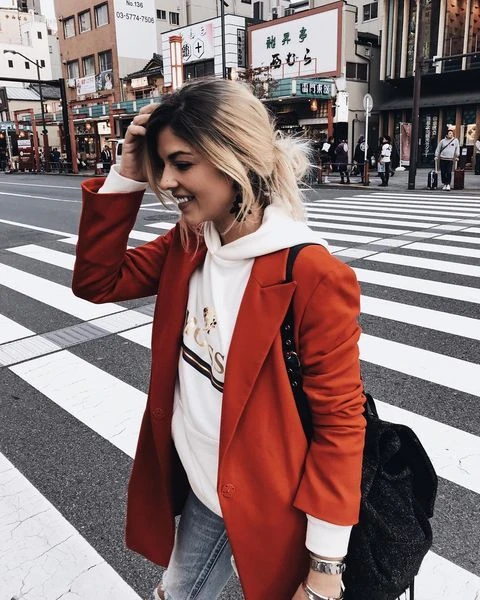 5 looks fashionistas a partir de un buzo