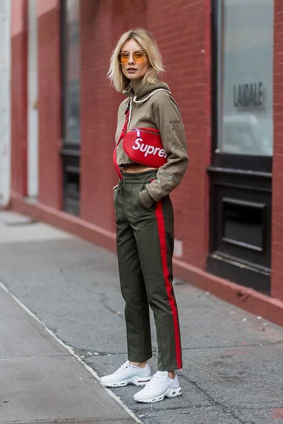 7 looks con un pantalones deportivos inspirados por el street style 8