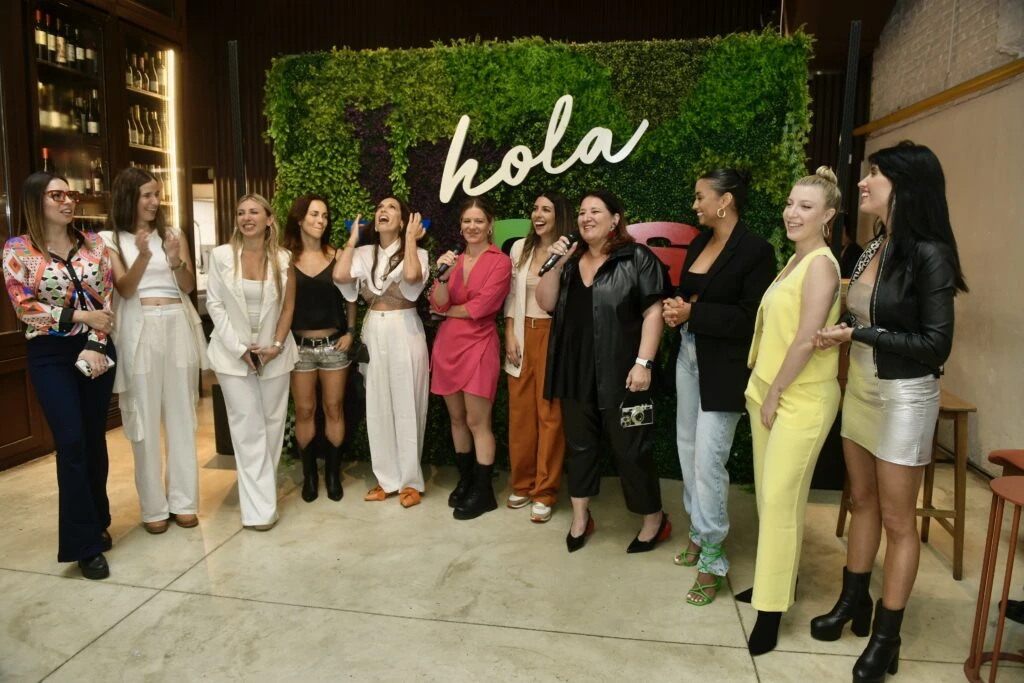 "Hola Vos", el nuevo streaming de Telefé conformado por 11 mujeres