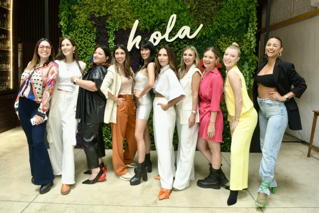 "Hola Vos", el nuevo streaming de Telefé conformado por 11 mujeres
