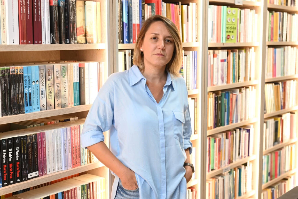 La escritora María Pérez y su reflexión sobre el rol de la mujer:"Una vez que te crecen las tetas, te convertís en otra cosa"