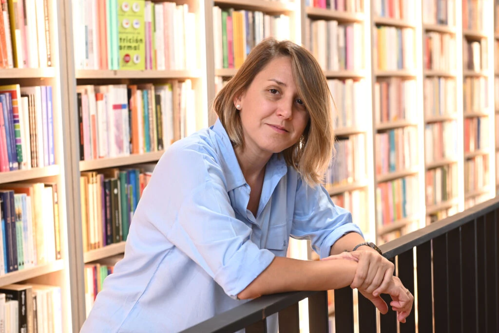 La escritora María Pérez y su reflexión sobre el rol de la mujer:"Una vez que te crecen las tetas, te convertís en otra cosa"