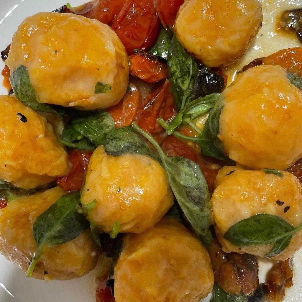 Ñoquis de calabaza asada rellenos con queso