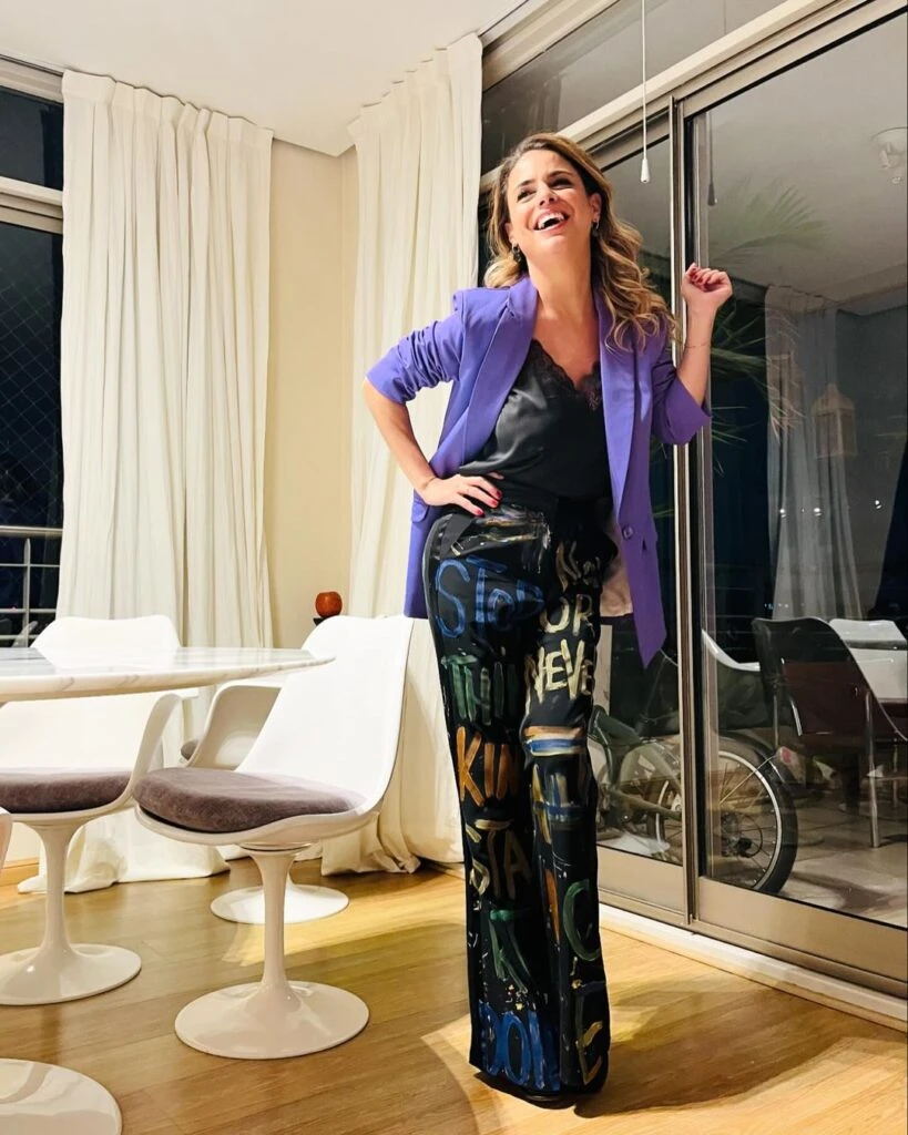 Así es el elegante living de Marina Calabró