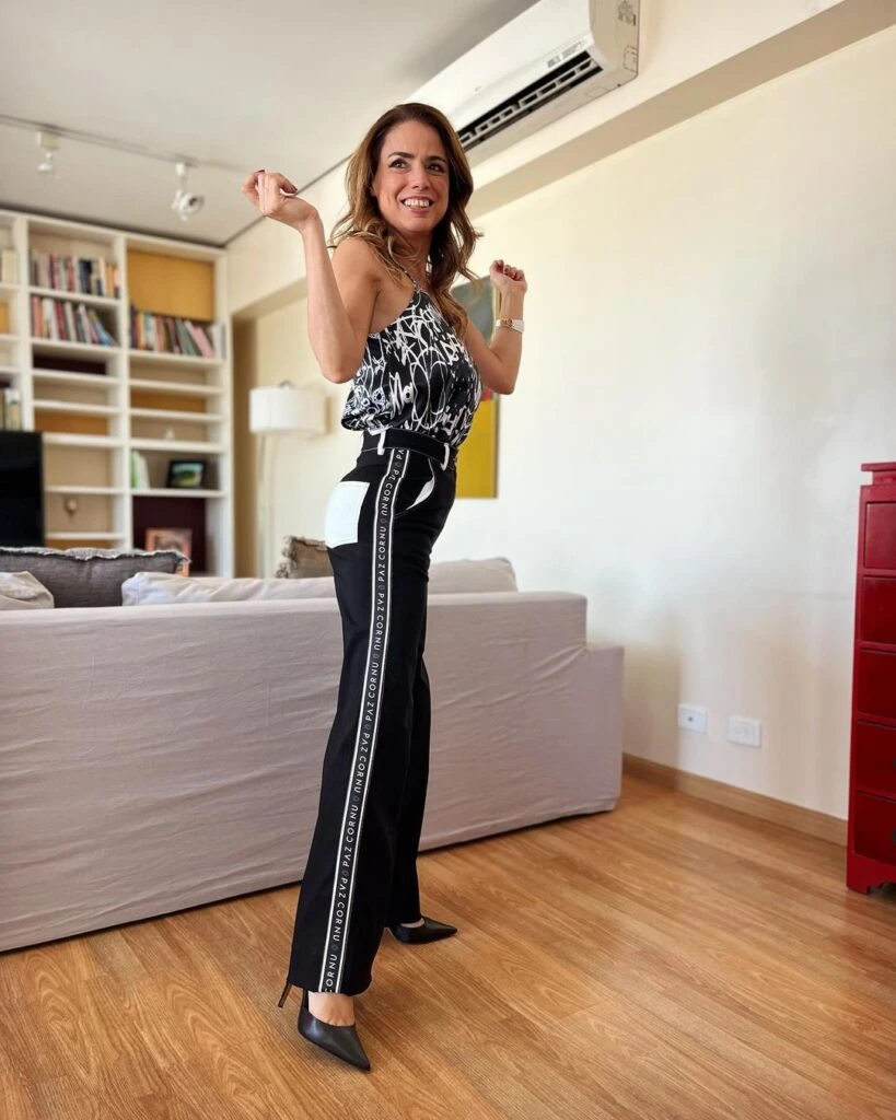 Así es el elegante living de Marina Calabró