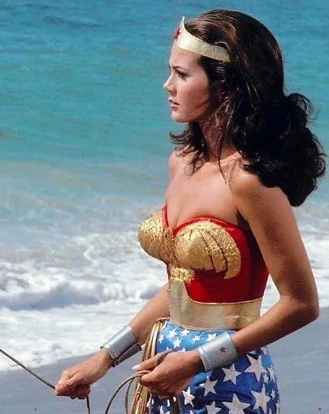 Así está Lynda Carter, la 'Mujer Maravilla' a sus 72 años