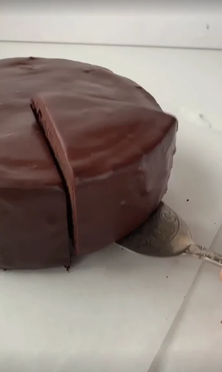 La receta de la torta de chocolate sin harina, sin azúcar, sin horno y con dos ingredientes