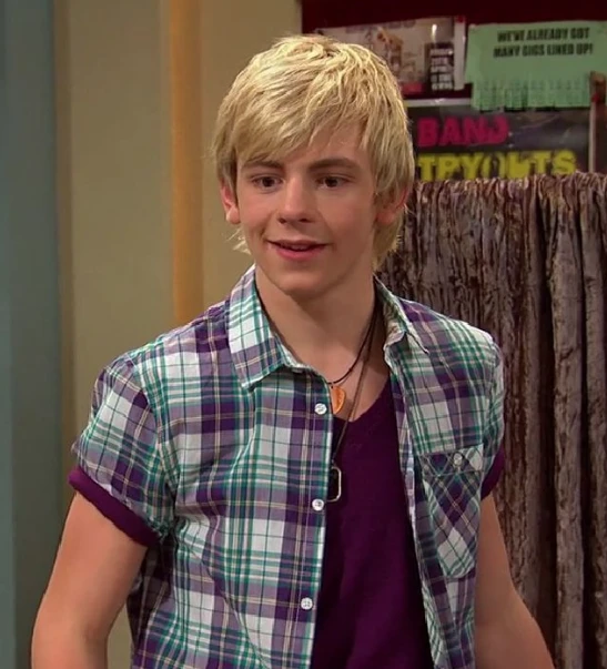 Ross Lynch cuando protagonizaba la serie de Disney "Austin & Ally"