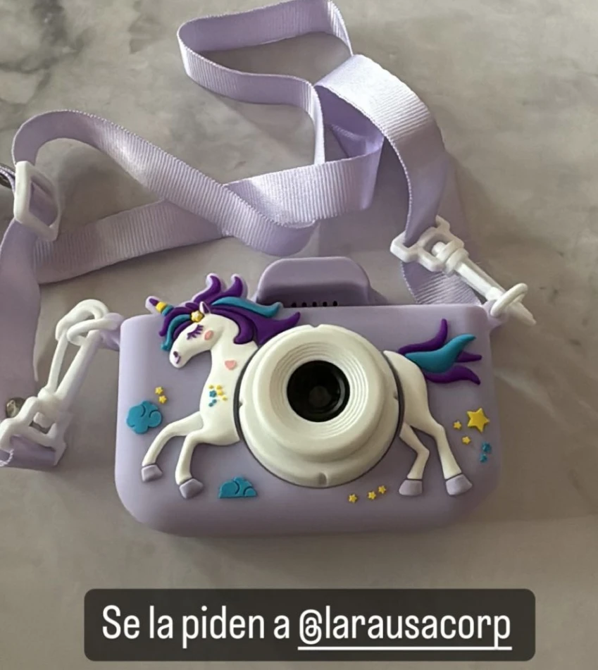 Otro de los regalos de Dalma para Roma: una cámara de fotos infantil