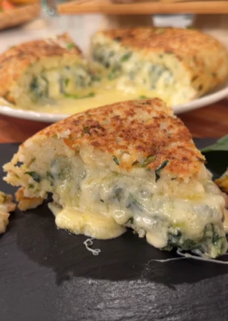 La receta de la tortilla de arroz rellena de espinaca de Jimena Monteverde: saludable y fácil de hacer