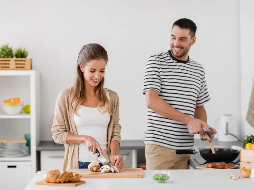 Cómo diversificar los roles de hombres y mujeres en lo cotidiano puede traducirse en una mejor calidad de vida