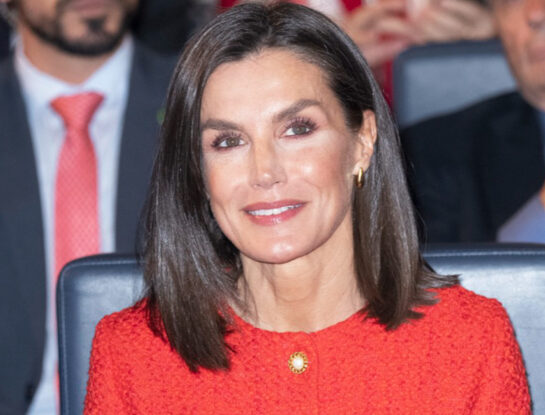 Letizia nos enseña a armar un look elegante con básicos del placard