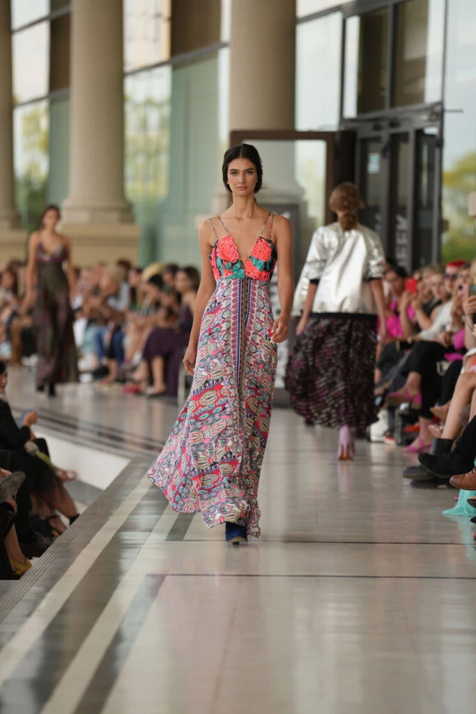 Desfile de Benito Fernández