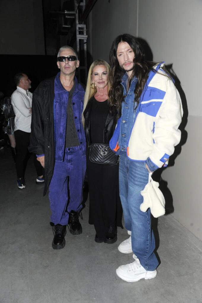 Gustavo Pucheta y Fabián Paz con Soledad Aquino. Foto RS Fotos.