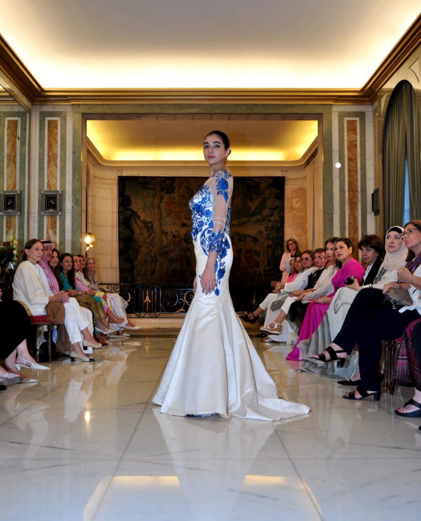 La moda femenina saudí entre el pasado y el presente: las fotos del evento en la embajada del Reino de Arabia Saudita