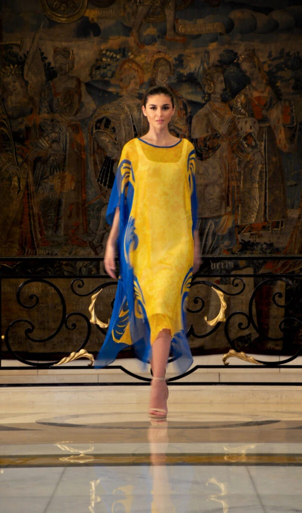 La moda femenina saudí entre el pasado y el presente: las fotos del evento en la embajada del Reino de Arabia Saudita