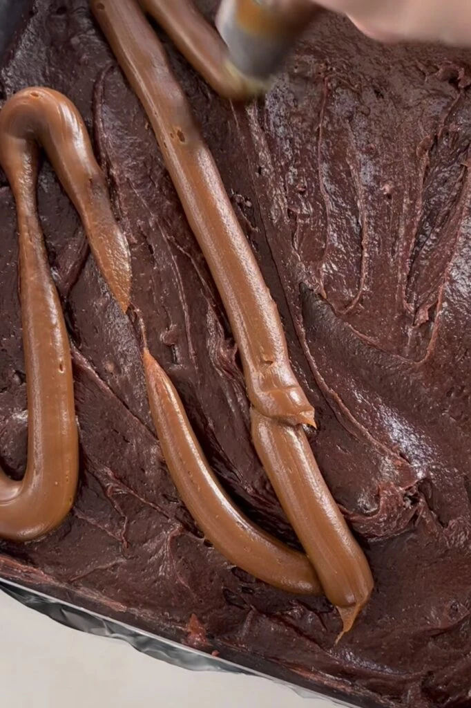 Esta es la receta más original para hacer brownies. Foto: Instagram.