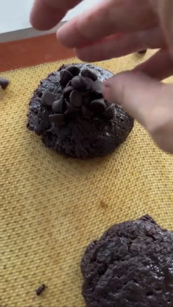 Estas son las mejores cookies de chocolate para hacer el finde. Foto: Instagram.