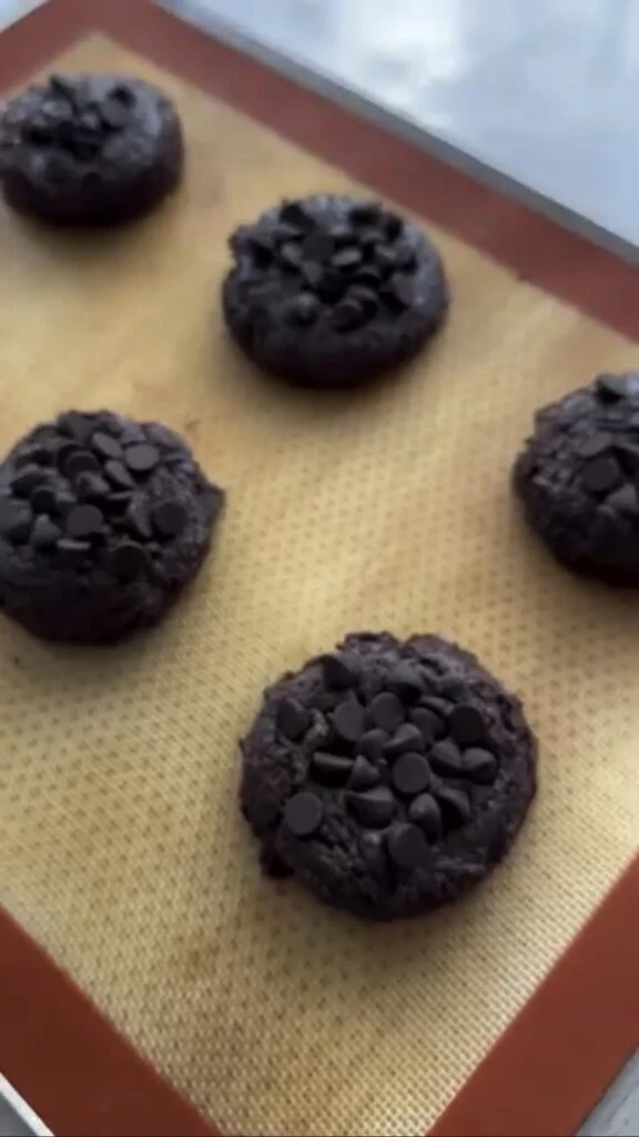 Estas son las mejores cookies de chocolate para hacer el finde. Foto: Instagram.