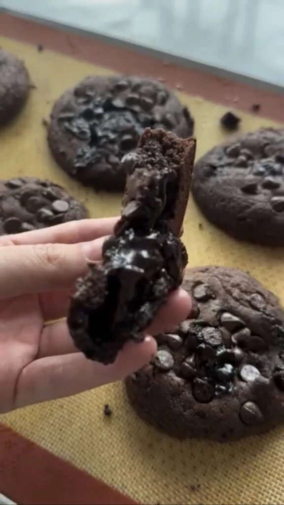 Estas son las mejores cookies de chocolate para hacer el finde. Foto: Instagram.