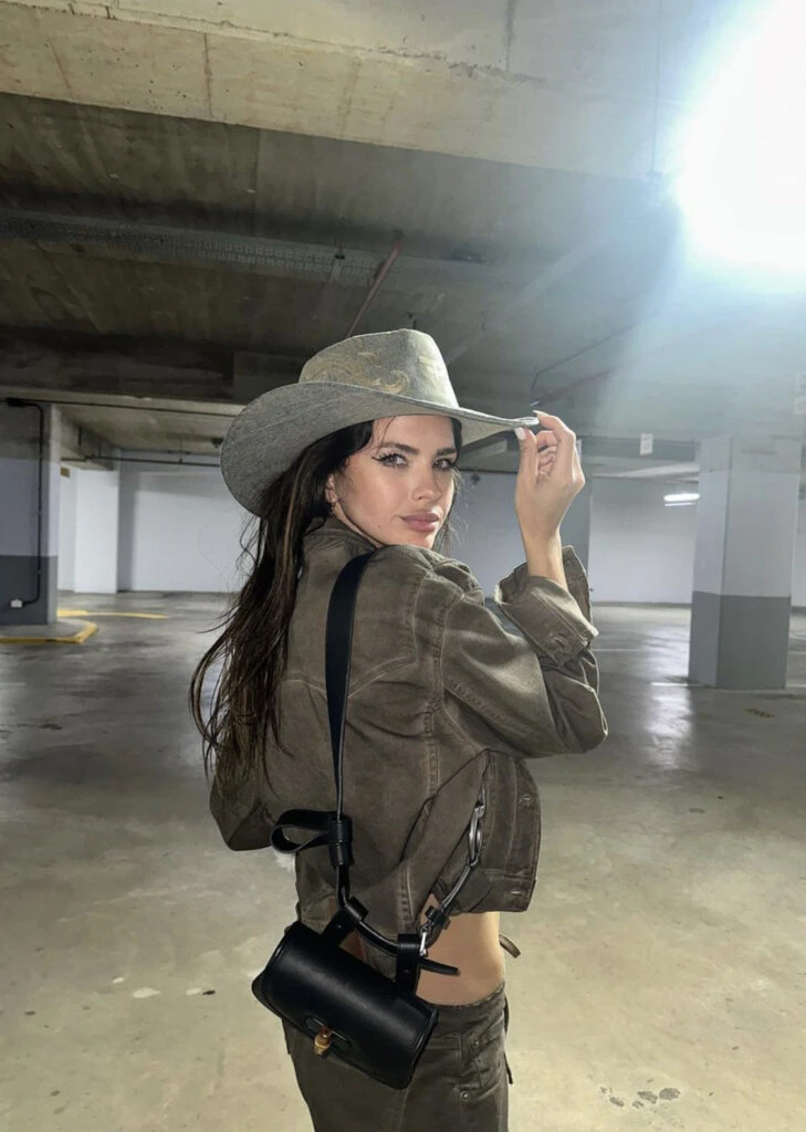 Estos son los accesorios más trendy de la China Suárez. Foto: Instagram.