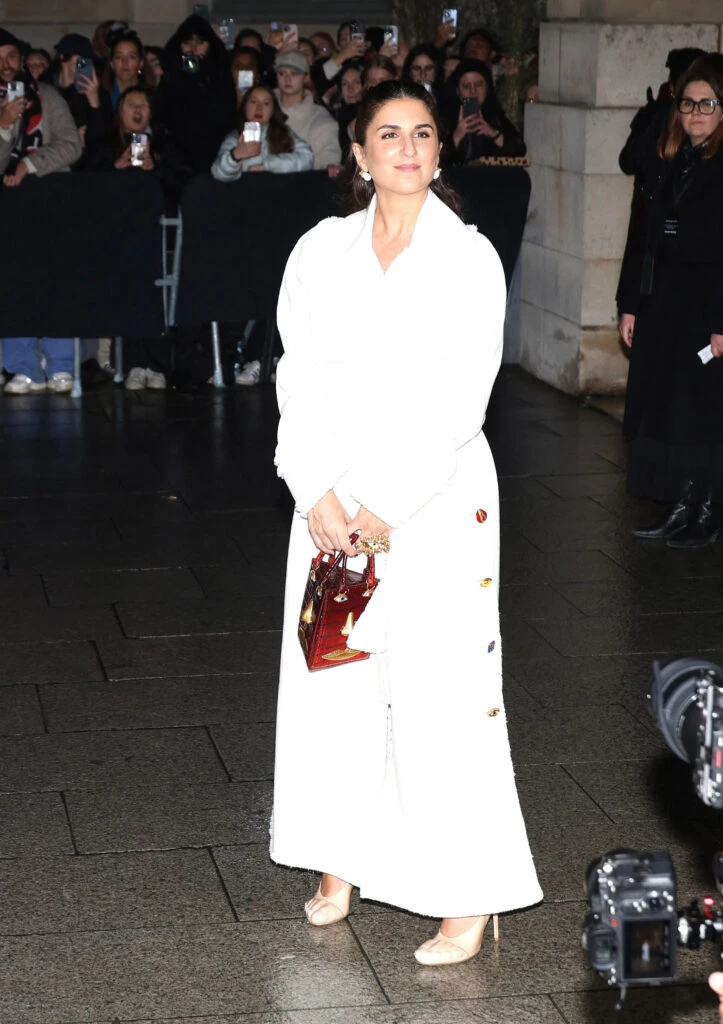 Vidriera: de Valentina Zenere a Aya Nakamura, los mejores looks en el front row de Schiaparelli durante la Semana de la moda de París