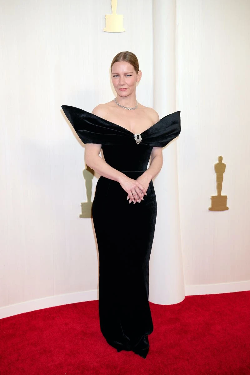 Sandra Hüller llevó un vestido de Schiaparelli 