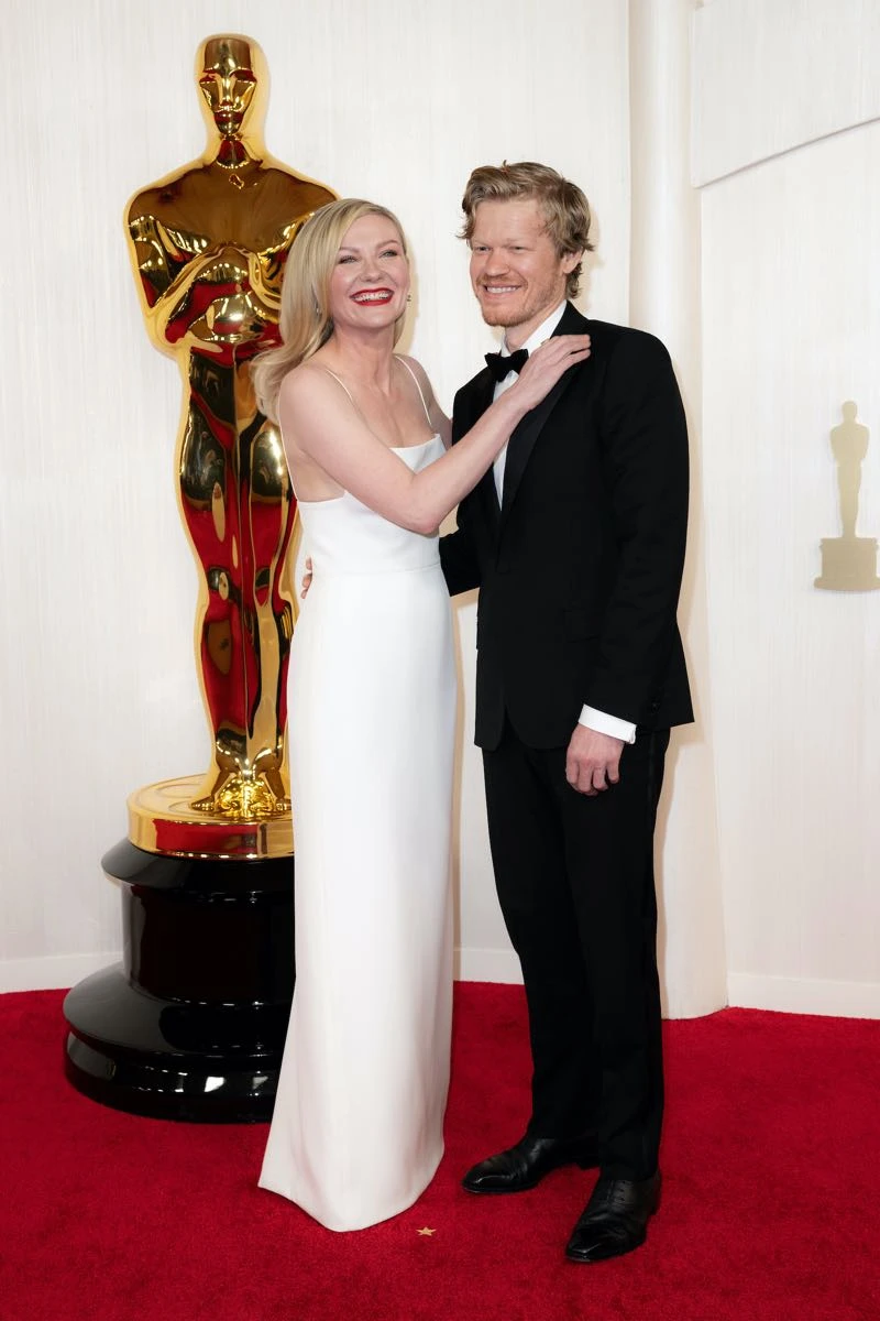 Kirsten Dunst y Jesse Plemons