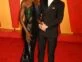 Lupita Nyong'o y Joseph Quinn en la fiesta de los Oscars de Vanity Fair
