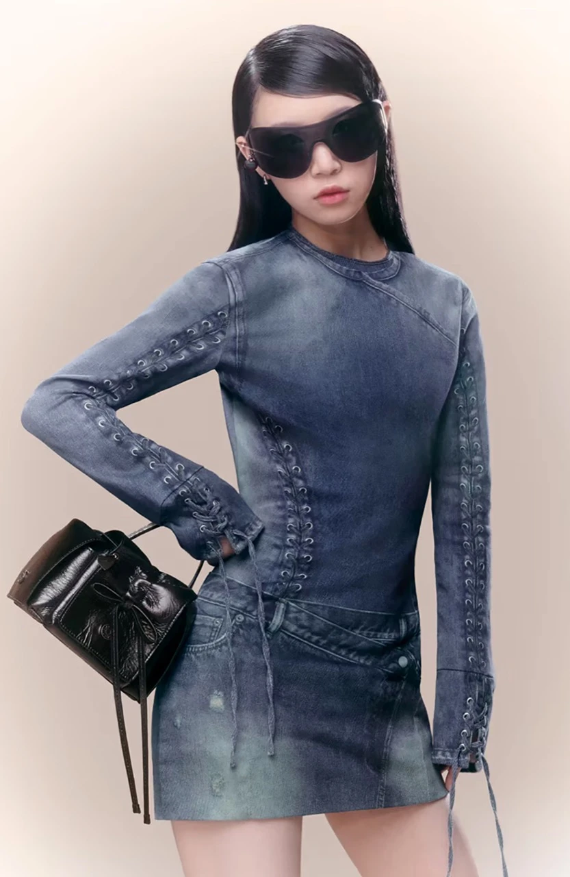 K-Pop ILLIT en Acne Studios SS24