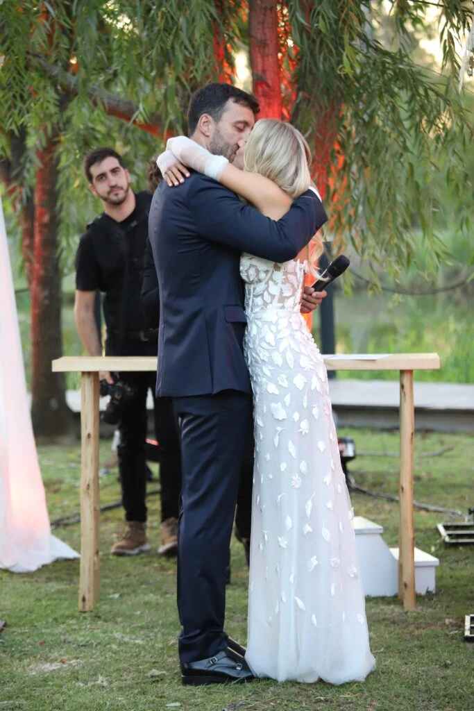 Julieta Puente y Facundo Miguelena en su casamiento. Foto RS Fotos