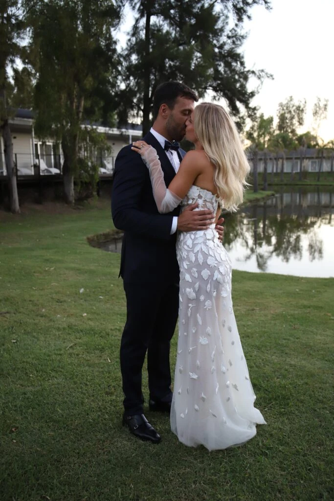 Julieta Puente y Facundo Miguelena en su casamiento. Foto RS Fotos