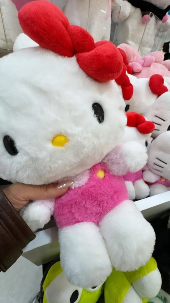 Las fotos de la escapada de Luli Fernández a Milán y Tokio en familia