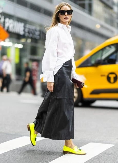 Guía de estilo: comó llevar las faldas midis negras, la prenda más elegida este invierno 2024