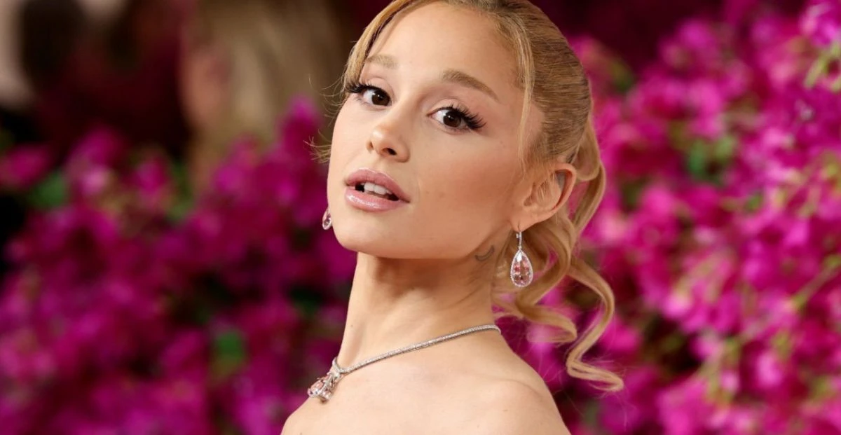 El look de Ariana Grande