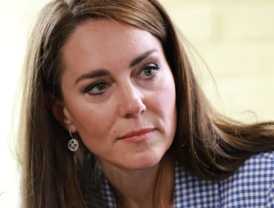 Kate Middleton apareció y anunció que tiene cáncer