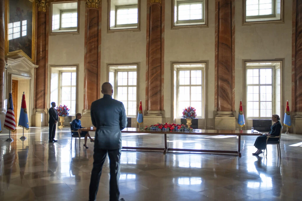 Quién es Martha Plimpton, la actriz que conociste en los 'Goonies' y que hoy protagoniza una de las series del año