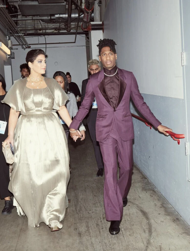 Suleika Jaouad y su vestido diseñado por Angelina Jolie. Foto: Instagram. 