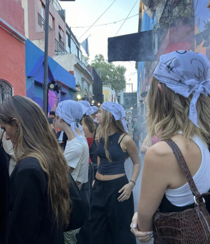 Taína Gravier marcó tendencia con la prenda más canchera de este verano 2024. Foto: Instagram.